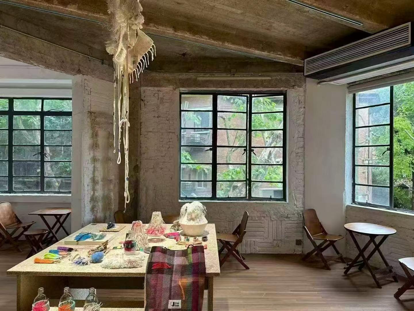 nanchang-building-commercial-space-180-sqm-showroom-design-office-shanghai-rentals (2) 2nd floor commercial space at Nanchang Building, a 1933 Art Deco heritage landmark near IAPM. 180 sqm open plan. Ideal for showroom or design studio. 65,000 RMB/month.