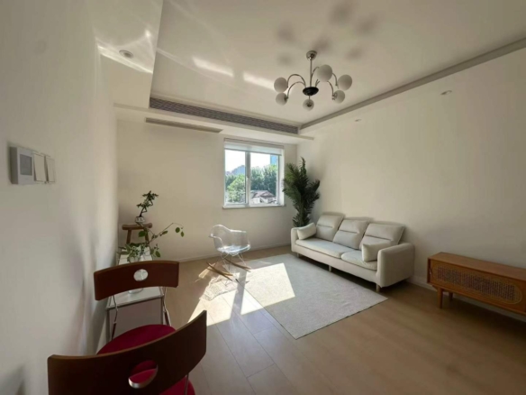 2-bed, 2-bath unit at Shanghai Grand Plaza on Julu Road. Fully furnished, bright unit, clubhouse with pool and gym. 18,000 RMB/month.