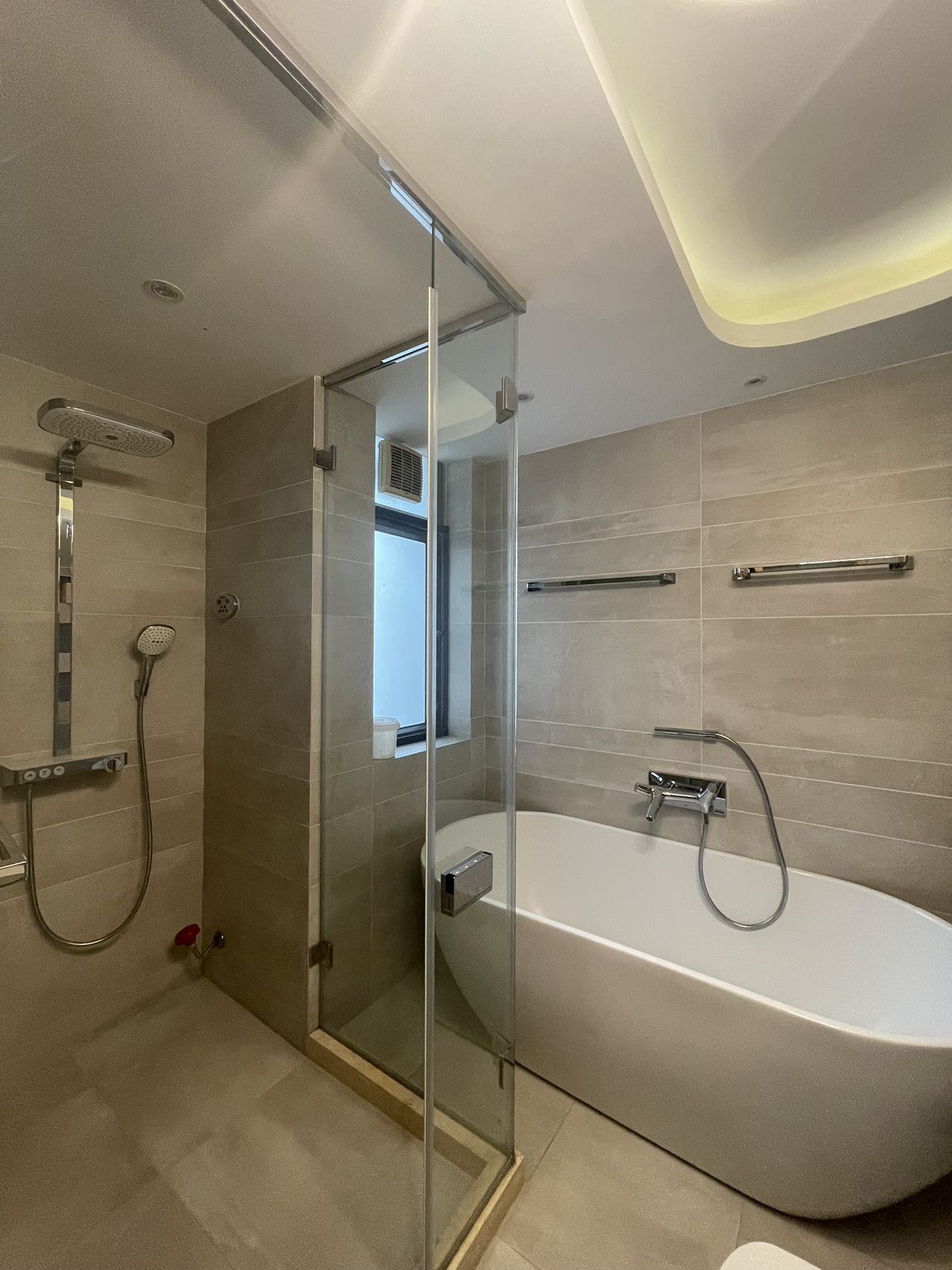 the-summit-ffc-anfu-road-3-bed-2-bath-floor-heating-clubhouse-prime-location-expat-compound-shanghai-rentals (5) 3-bed, 2-bath unit at The Summit in the Former French Concession. 145 sqm, underfloor heating, 50% greenery, strong expat community. 30,000 RMB/month.