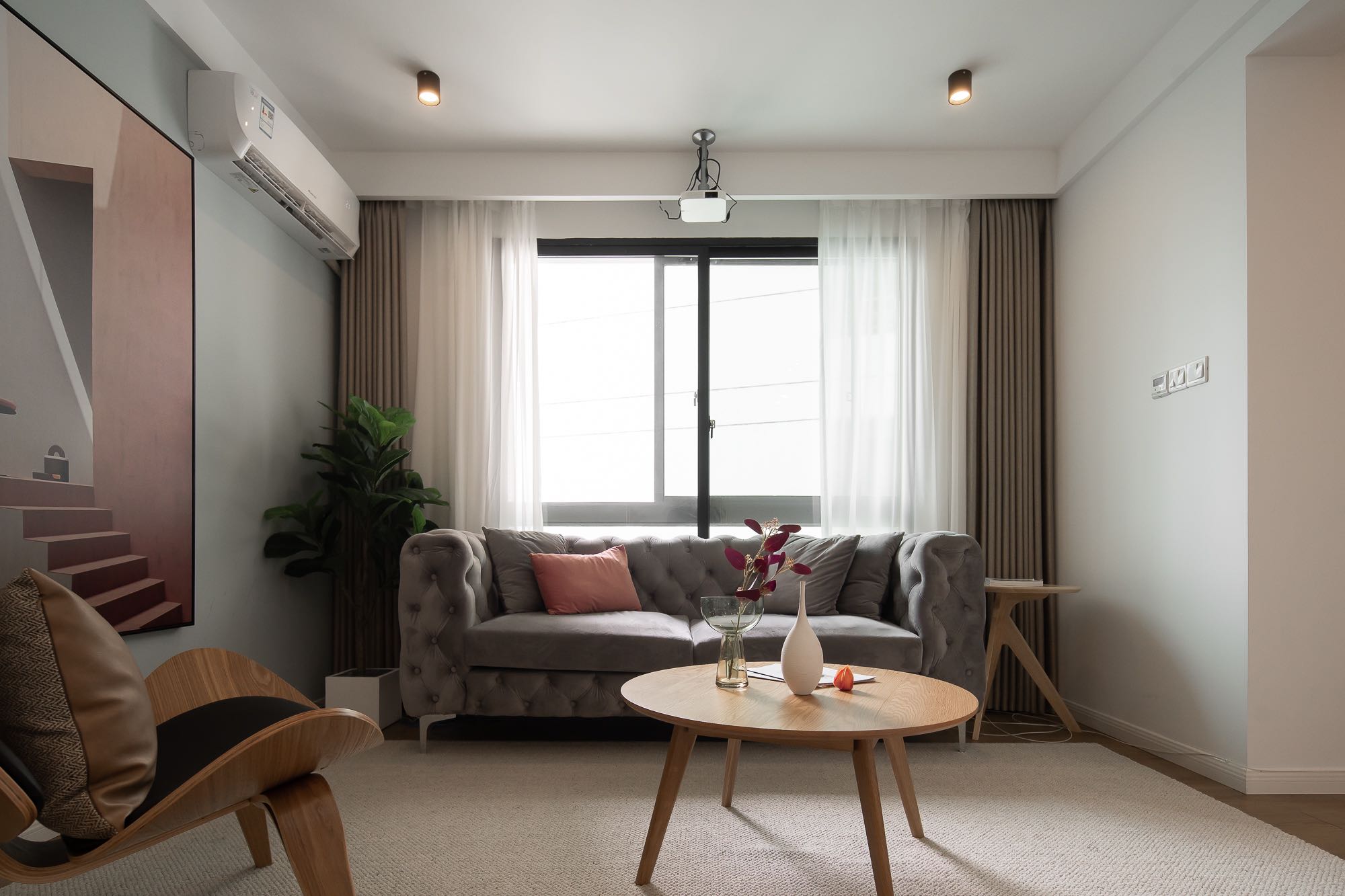 top-of-city-jingan-2-bed-1-bath-floor-heating-clubhouse-shanghai-rentals (2) 2-bed, 1-bath unit at Top of City in Jing'an. 85 sqm, high floor, night views, water underfloor heating. Near Nanjing West Road. 19,800 RMB/month.