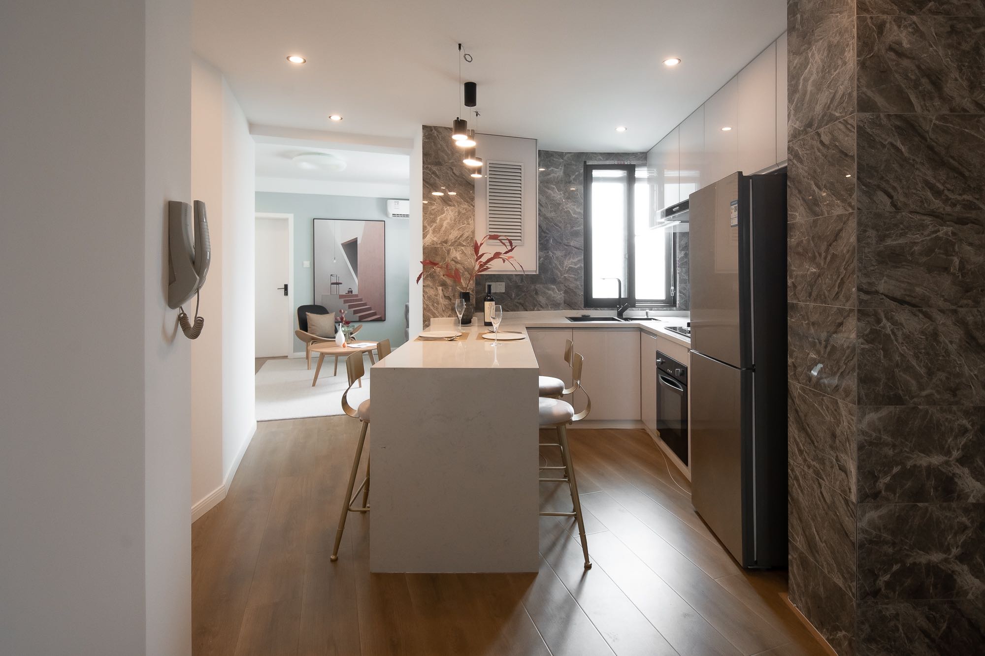 top-of-city-jingan-2-bed-1-bath-floor-heating-clubhouse-shanghai-rentals (3) 2-bed, 1-bath unit at Top of City in Jing'an. 85 sqm, high floor, night views, water underfloor heating. Near Nanjing West Road. 19,800 RMB/month.