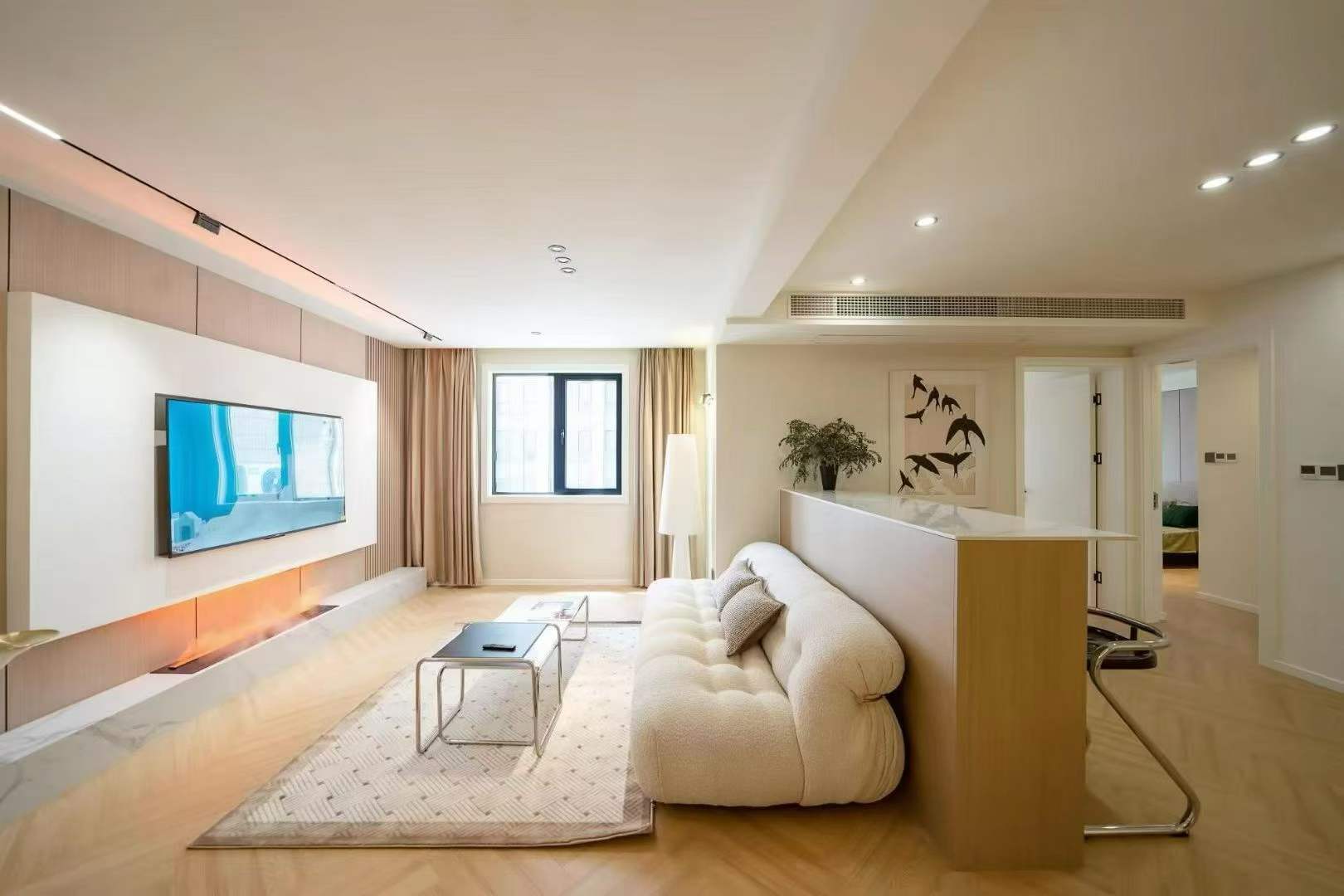 wuxing-road-apartment-3-bed-2-bath-floor-heating-large-balcony-ffc-hengfu-shanghai-rentals (1) High-floor 3-bed unit at Wuxing Apartment on Wuxing Road, Hengfu Area. 153 sqm, central AC, underfloor heating, large balcony. Near Hengshan Road Station. 26,800 RMB/month.