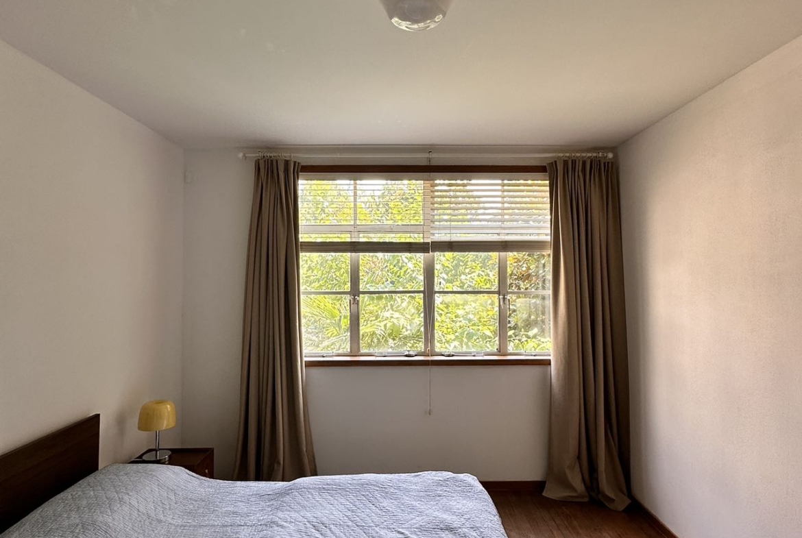 2-bed, 2-bath unit on Xingguo Road near the FFC border. 100 sqm, available September 7. Central location. 20,000 RMB/month.