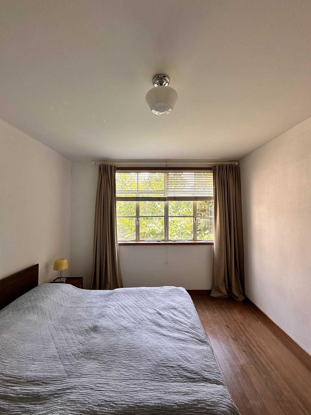 xingguo-road-ffc-apartment-2-bed-2-bath-shanghai-rentals (3) 2-bed, 2-bath unit on Xingguo Road near the FFC border. 100 sqm, available September 7. Central location. 20,000 RMB/month.