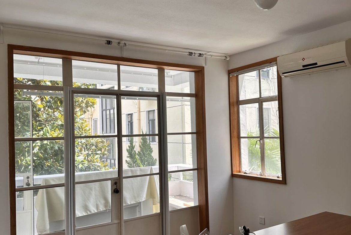 2-bed, 2-bath unit on Xingguo Road near the FFC border. 100 sqm, available September 7. Central location. 20,000 RMB/month.