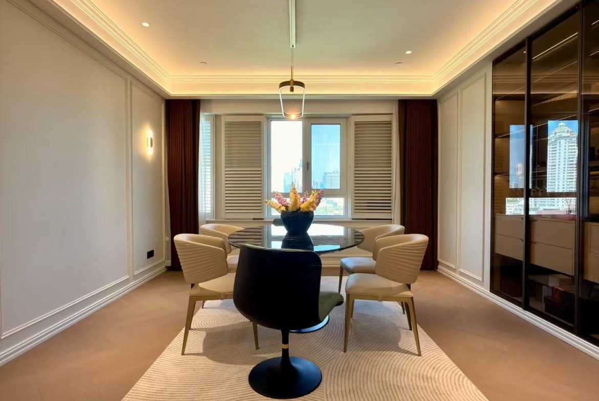 Large 4-bed, 3-bath flat near Shanghai Culture Square. 330 sqm, underfloor heating, central AC, fully furnished. 52,000 RMB/month.