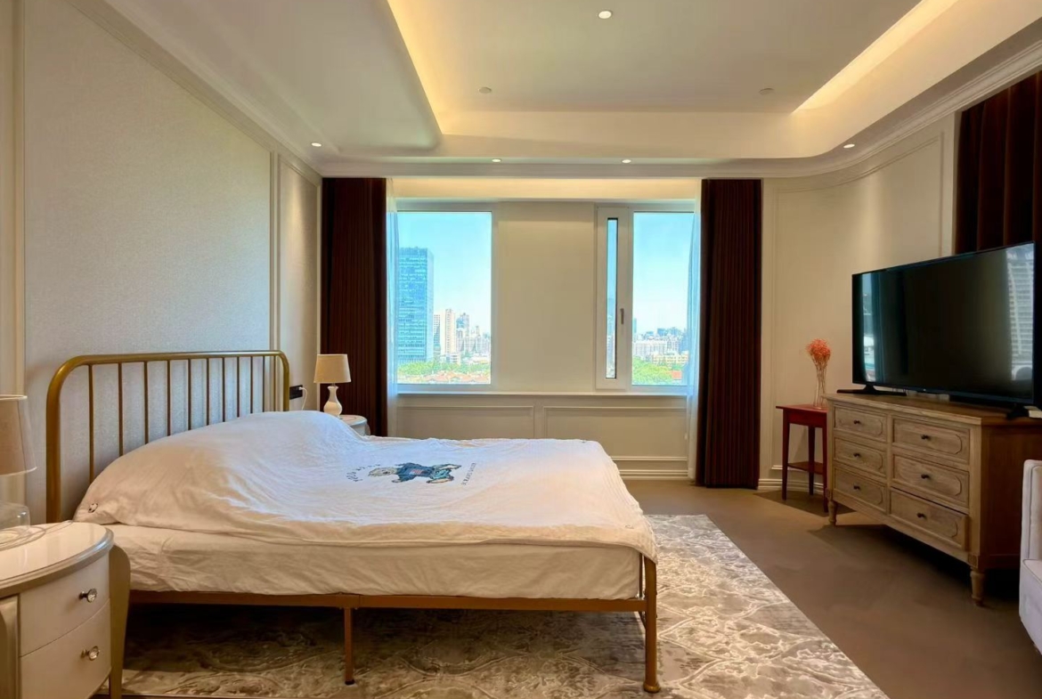 Large 4-bed, 3-bath flat near Shanghai Culture Square. 330 sqm, underfloor heating, central AC, fully furnished. 52,000 RMB/month.
