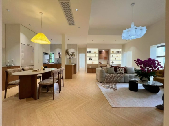 3-bed, 2-bath unit at Ambassy Court on Huaihai Road. 160.2 sqm, 3 balconies, 3.2m ceilings, underfloor heating, central AC, French luxury renovation. 42,000 RMB/month.