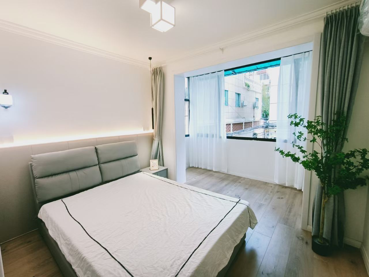 anhua-road-lane-house-changning-1-bed-1-bath-shanghai-rentals (5) 1-bed, 1-bath lane house near Jiangsu Road Station. 45 sqm, corner unit, fully bright, large balcony, oven, washer-dryer. 7,900 RMB/month.