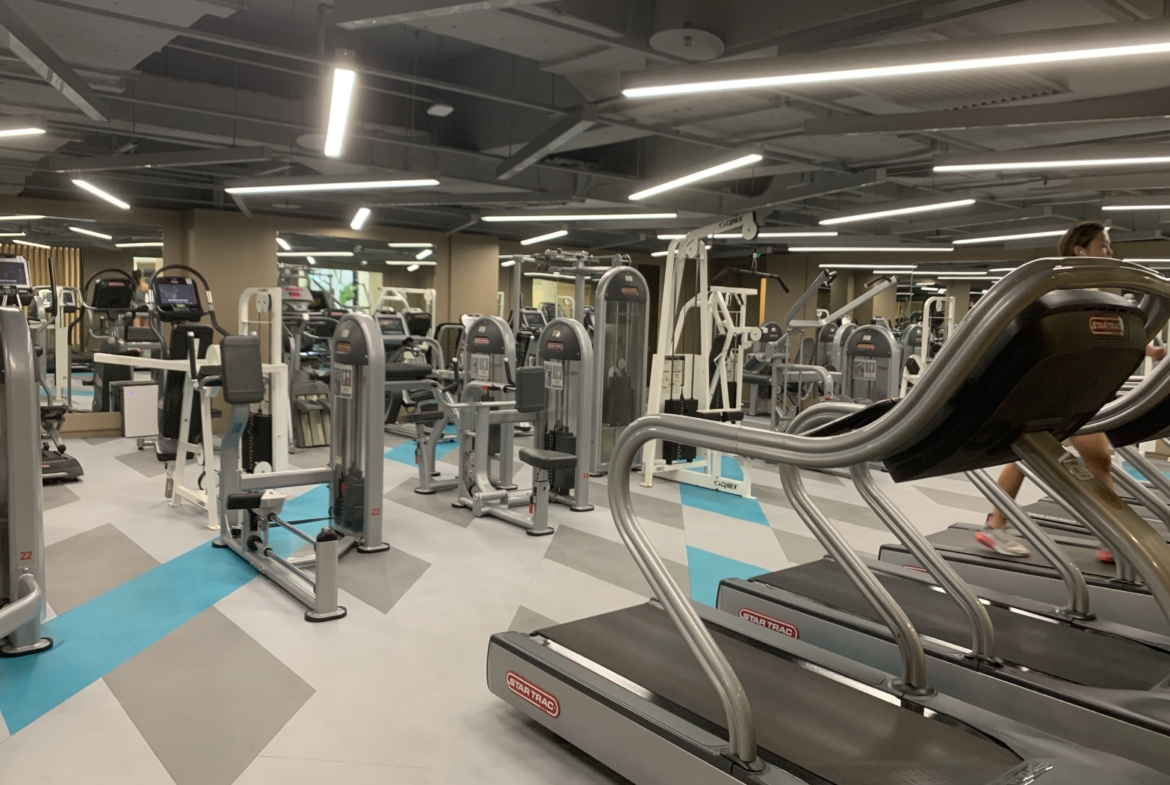 3-bed, 2-bath unit at Central Residences on Huashan Road. Owner renovation, SMEG kitchen, water underfloor heating, imported furniture. 30,000 RMB/month.