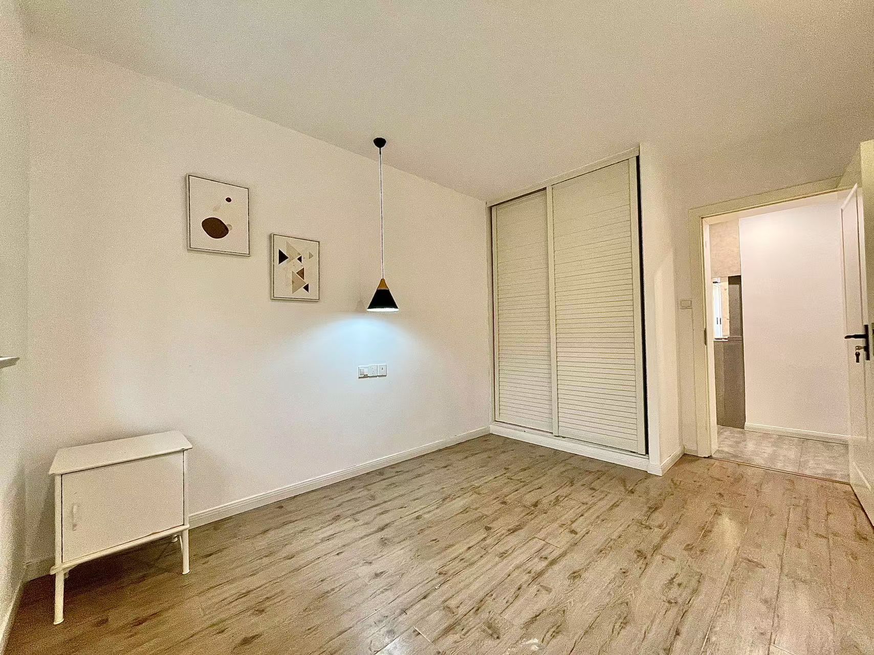 changning-apartment-2-bed-1-bath-shanghai-rentals (2) 2-bed, 2-living unit near Loushanguan Road Station. 60 sqm, north-south through, washer-dryer, large storage, smart lock. 8,500 RMB/month
