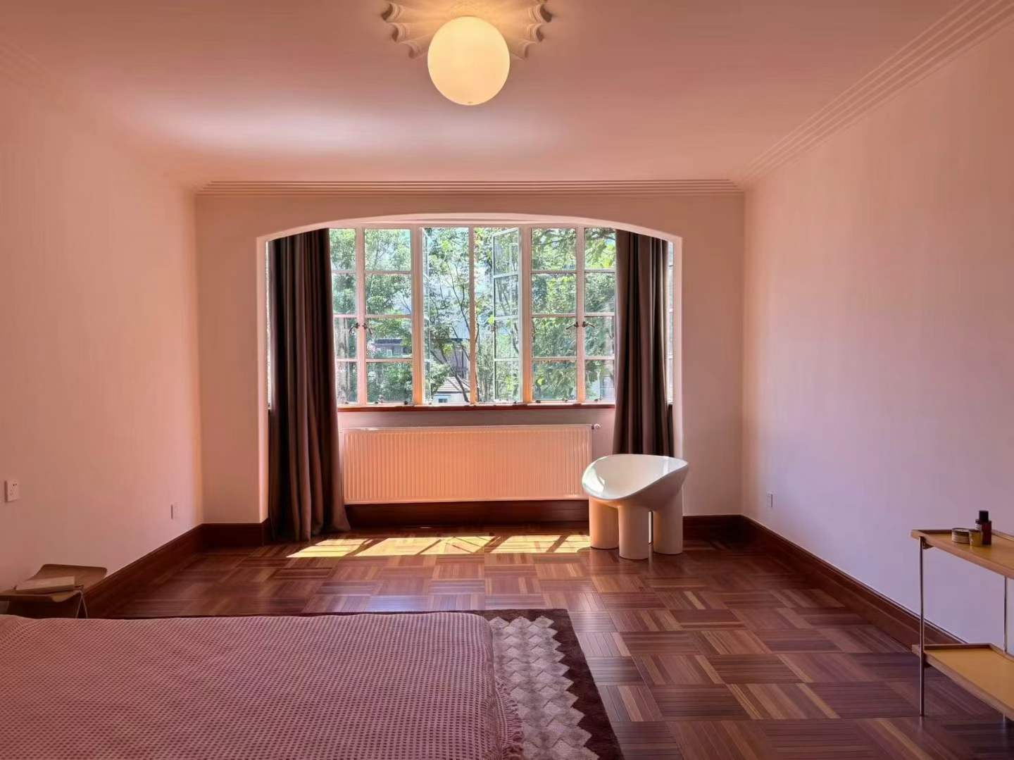entire-lane-house-yuyuan-road-5-bed-3-bath-wall-heating-shanghai-rentals (1) Entire lane house at Yuyuan Fang on Yuyuan Road. 5 beds, 3 baths, 300 sqm, garden, terrace, wall heating, fresh air system, heritage details. 60,000 RMB/month.