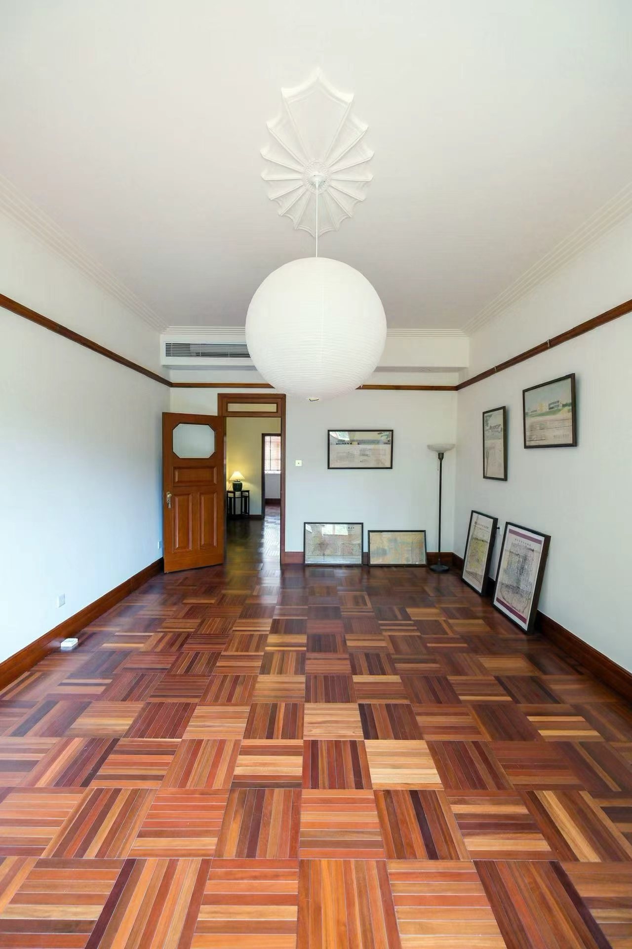 entire-lane-house-yuyuan-road-5-bed-3-bath-wall-heating-shanghai-rentals (4) Entire lane house at Yuyuan Fang on Yuyuan Road. 5 beds, 3 baths, 300 sqm, garden, terrace, wall heating, fresh air system, heritage details. 60,000 RMB/month.