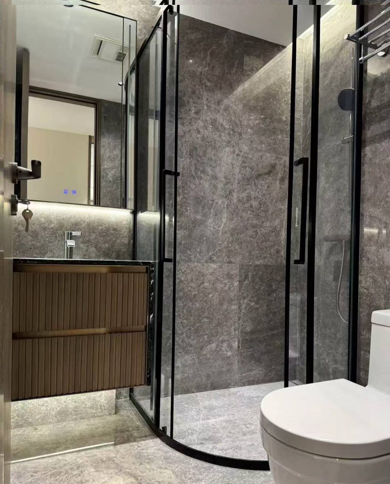 hong-yin-li-jingan-3-bed-2-bath-floor-heating-shanghai-rentals (2) 3-bed, 3-bath unit at Hong Yin Li in Old Jing'an. 147 sqm, underfloor heating, central AC, floor-to-ceiling windows, brand appliances. 35,000 RMB/month.
