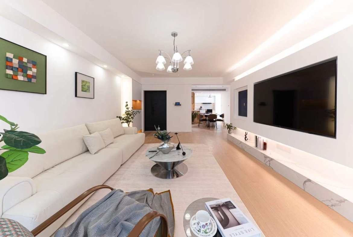 2-bed (converted from 3), 2-bath unit at Jing'an Fenghua Yuan. 160 sqm, walk-in closet, open kitchen, free clubhouse with pool and gym. 26,800 RMB/month.
