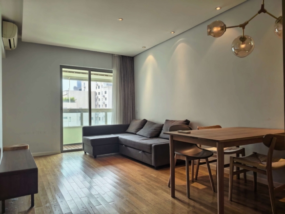 1-bed, 1-bath unit at One Park Avenue in Jing'an. 71 sqm, Building 10, 50% greenery, clubhouse with pool and gym. 14,500 RMB/month.