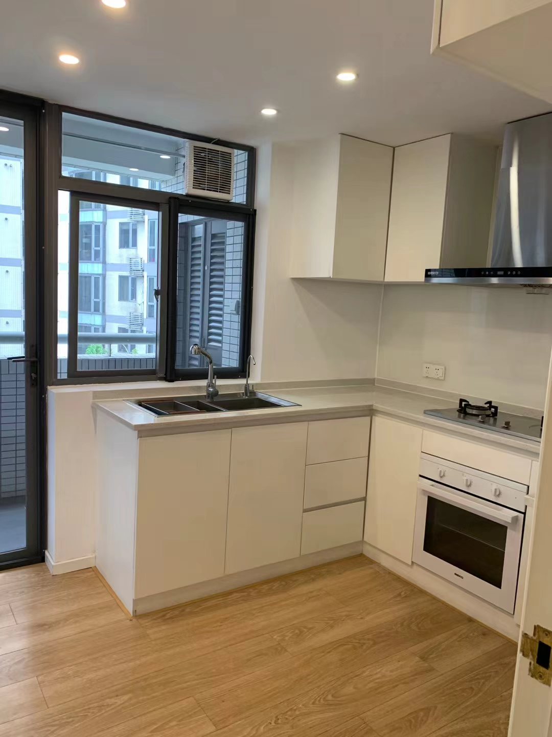 the-summit-3-bed-2-bath-floor-heating-anfu-road-ffc-shanghai-rentals (1) 3-bed, 2-bath unit at The Summit in the Former French Concession. 145 sqm, central AC, underfloor heating, balcony. 29,800 RMB/month.