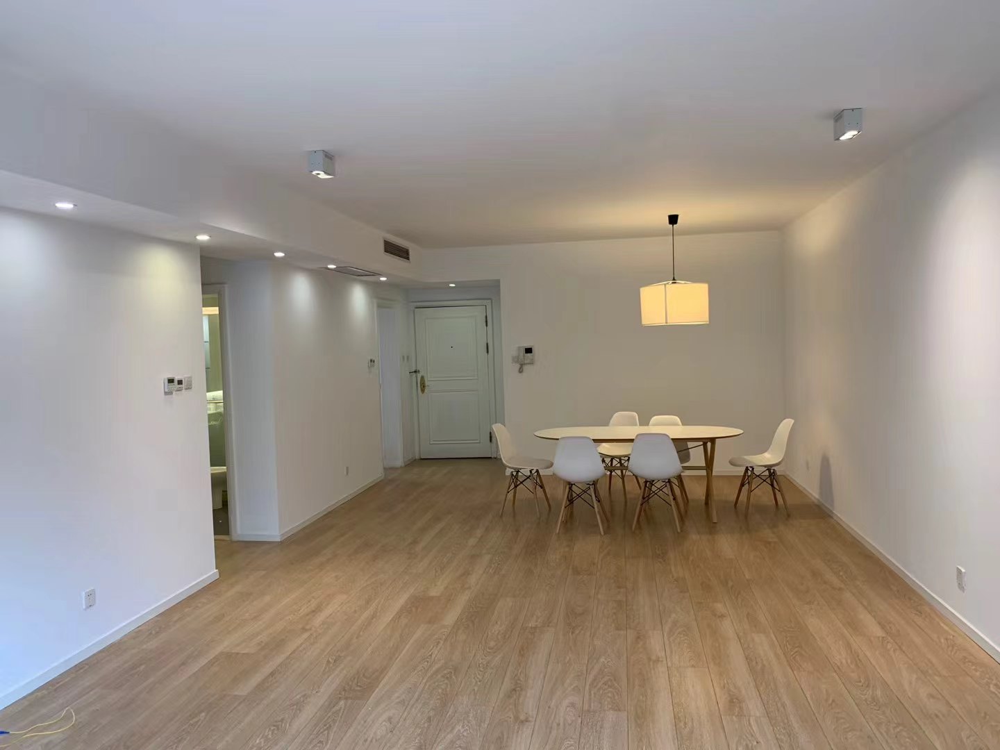 the-summit-3-bed-2-bath-floor-heating-anfu-road-ffc-shanghai-rentals (2) 3-bed, 2-bath unit at The Summit in the Former French Concession. 145 sqm, central AC, underfloor heating, balcony. 29,800 RMB/month.
