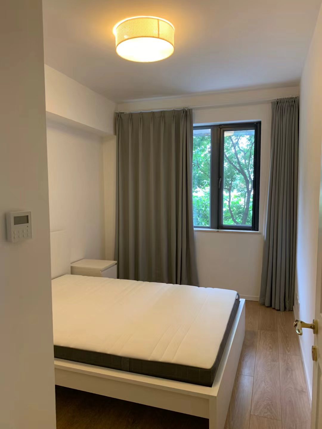 the-summit-3-bed-2-bath-floor-heating-anfu-road-ffc-shanghai-rentals (6) 3-bed, 2-bath unit at The Summit in the Former French Concession. 145 sqm, central AC, underfloor heating, balcony. 29,800 RMB/month.