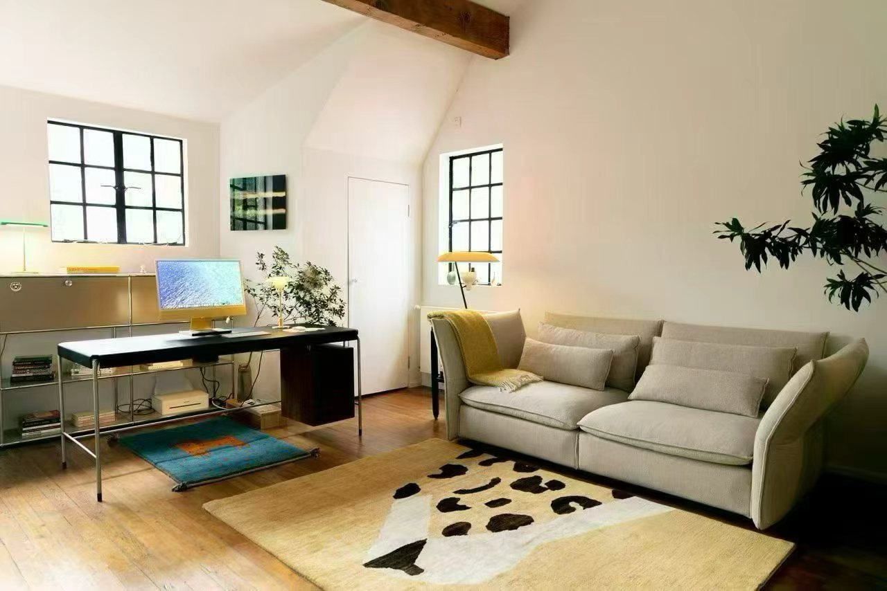 Duplex lane house at Lane 400, Wukang Road. 2 beds, 2 living rooms, 1 bath, 100 sqm, tatami room, unfurnished. Prime FFC location. 25,000 RMB/month.