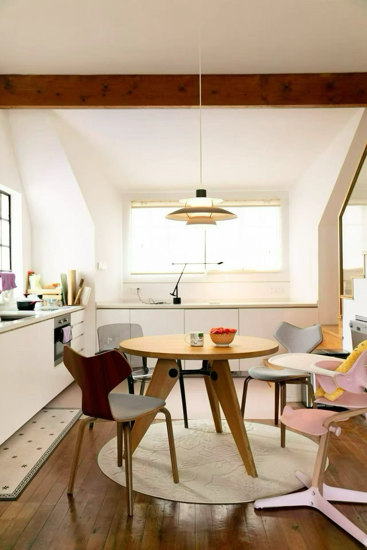 Duplex lane house at Lane 400, Wukang Road. 2 beds, 2 living rooms, 1 bath, 100 sqm, tatami room, unfurnished. Prime FFC location. 25,000 RMB/month.