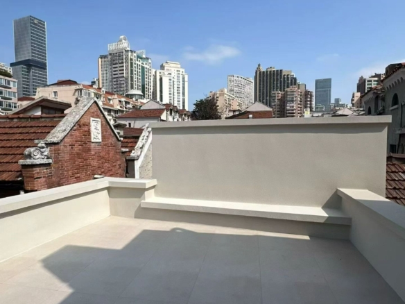 Entire lane house on Xikang Road in Jing'an. 4 beds, 3 baths, 260 sqm, garden, balcony, underfloor heating, central AC. 65,000 RMB/month.