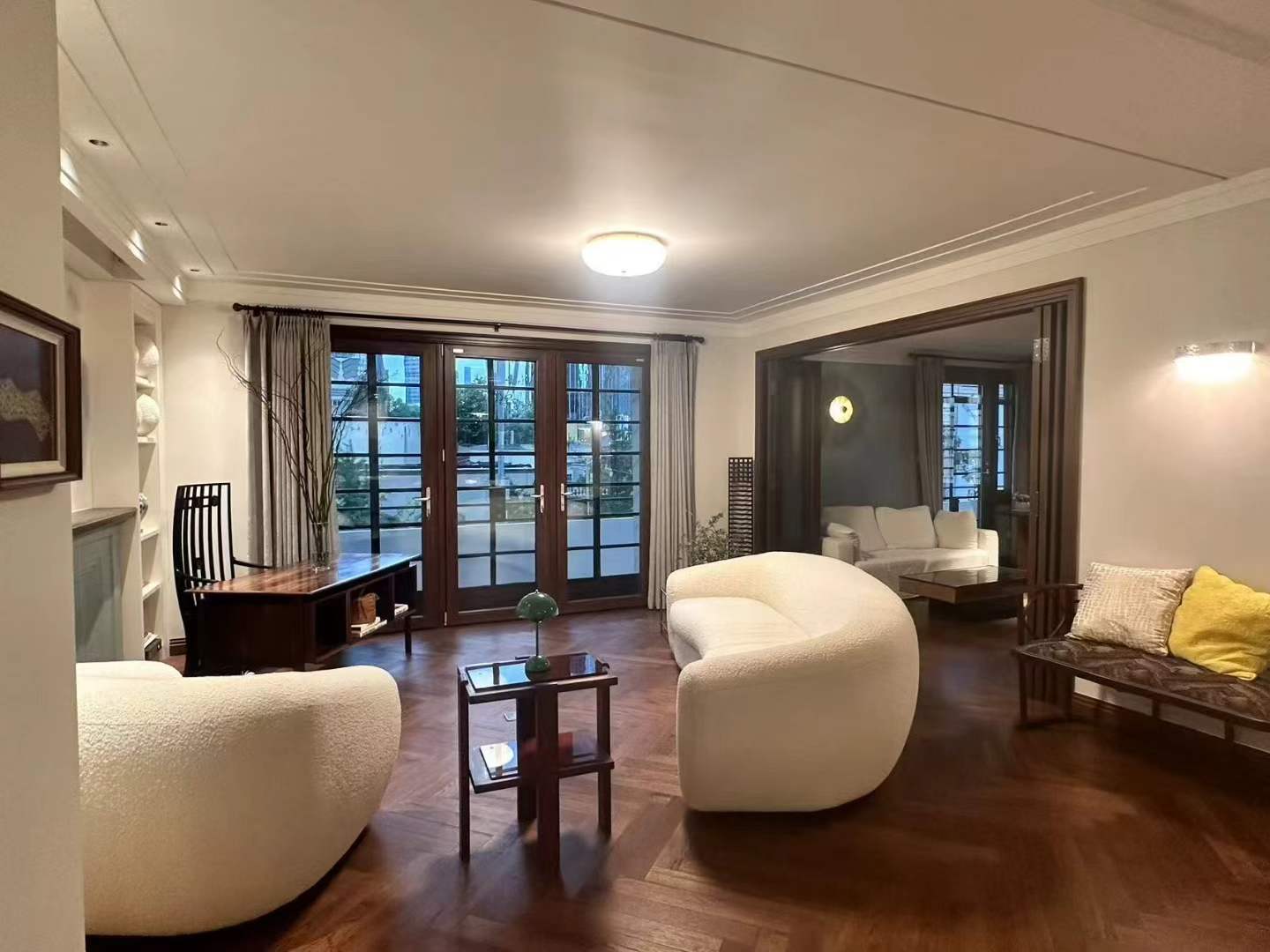changde-apartment-west-nanjing-road-jingan-3-bed-2-bath-floor-heating-shanghai-rentals (1) 3-bed, 2-bath unit at Changde Apartments, a 1936 Art Deco heritage building in Jing'an. 167 sqm, balconies, owner renovation, steps from Jing'an Temple. 45,000 RMB/month.