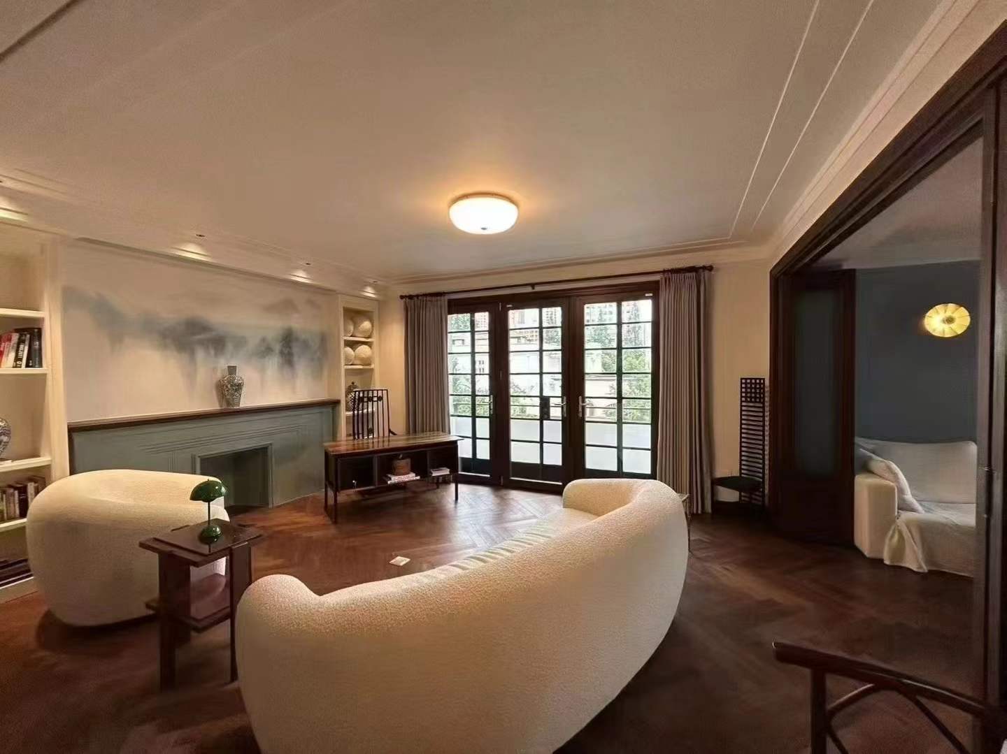changde-apartment-west-nanjing-road-jingan-3-bed-2-bath-floor-heating-shanghai-rentals (2) 3-bed, 2-bath unit at Changde Apartments, a 1936 Art Deco heritage building in Jing'an. 167 sqm, balconies, owner renovation, steps from Jing'an Temple. 45,000 RMB/month.