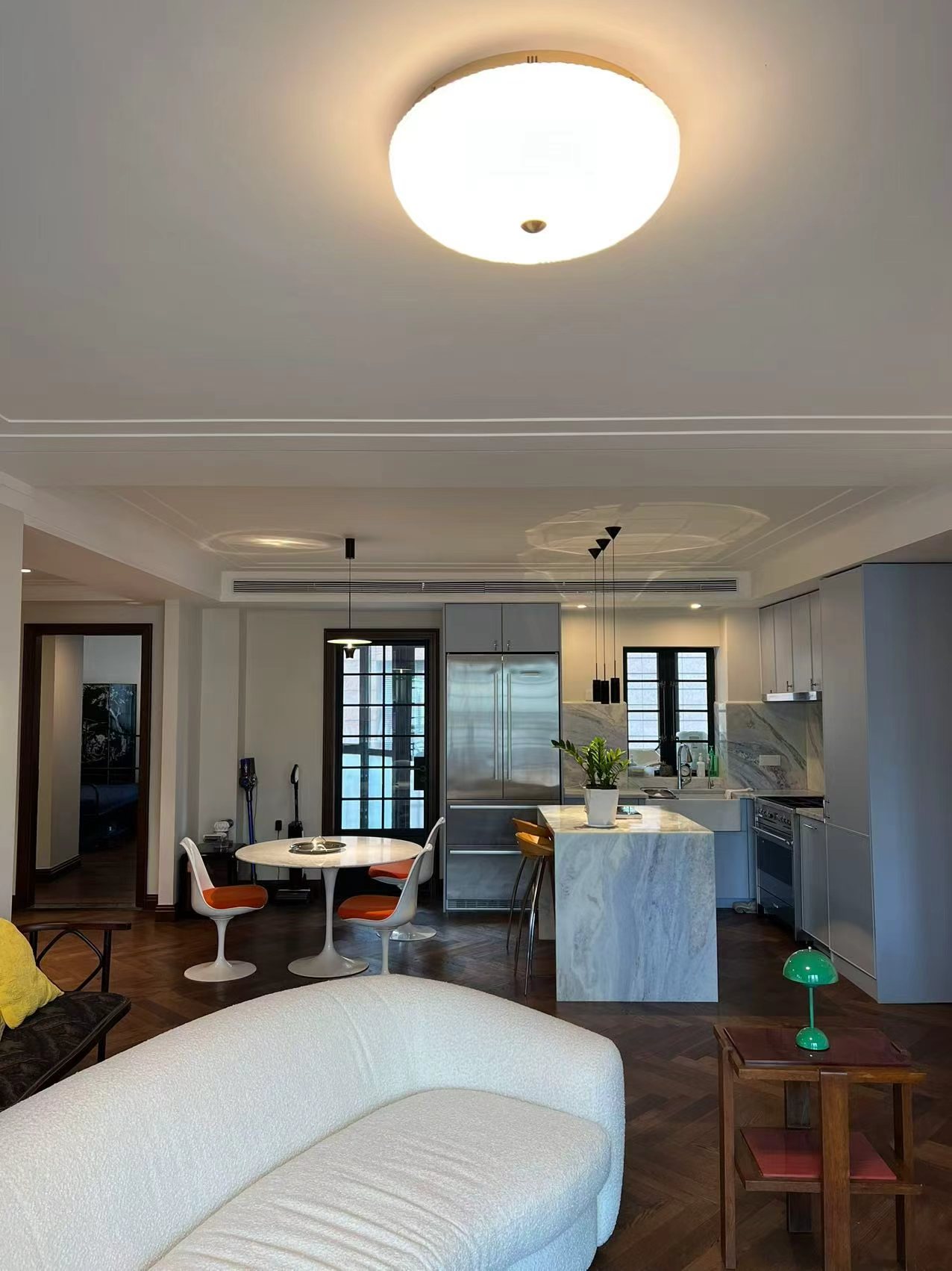 changde-apartment-west-nanjing-road-jingan-3-bed-2-bath-floor-heating-shanghai-rentals (3) 3-bed, 2-bath unit at Changde Apartments, a 1936 Art Deco heritage building in Jing'an. 167 sqm, balconies, owner renovation, steps from Jing'an Temple. 45,000 RMB/month.