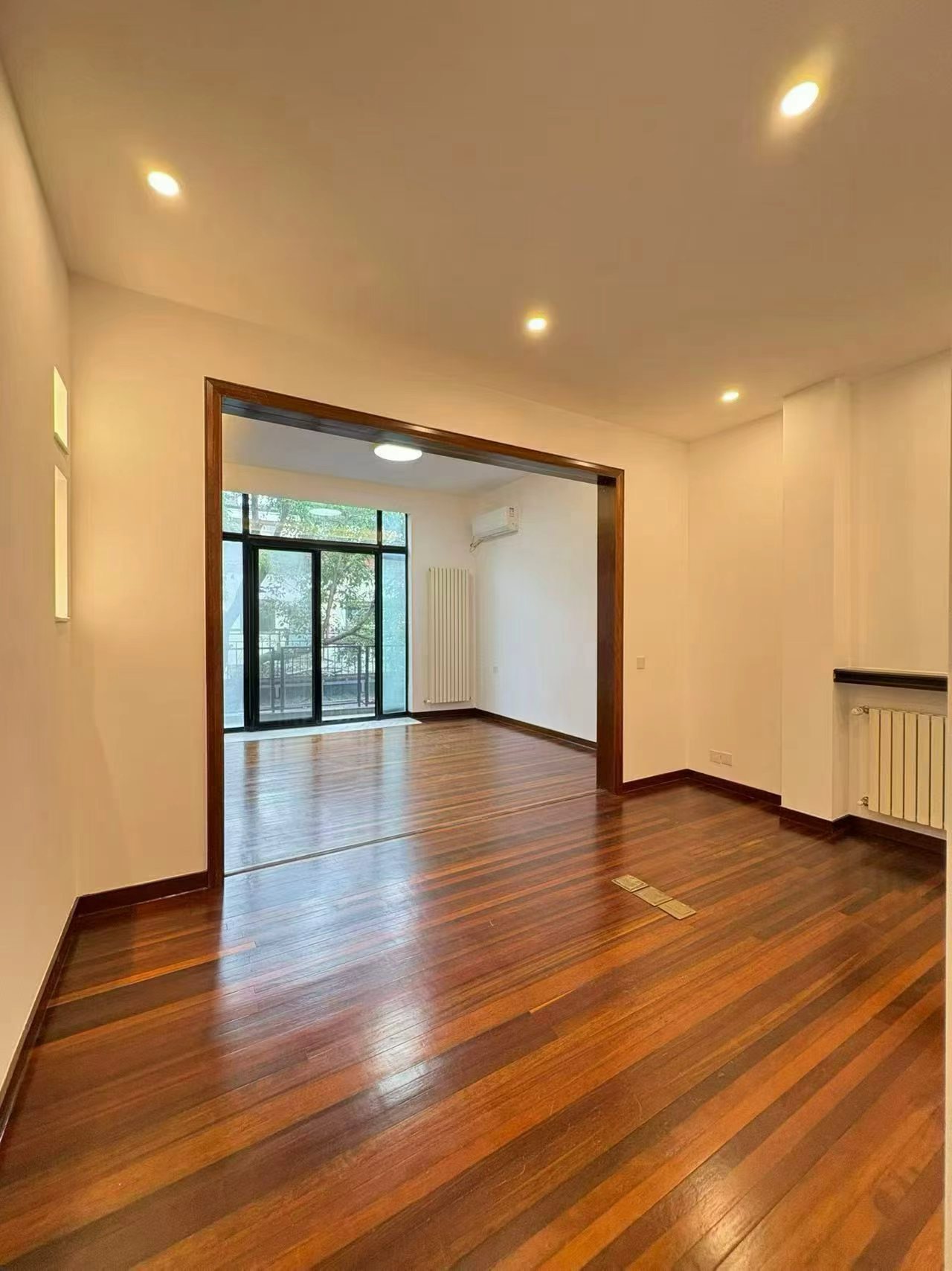 ffc-lane-house-4-bed-3-bath-shanghai-rentals (1) Whole 3-storey lane house for rent on Tianping Road, Xuhui. 200 sqm, 4 bedrooms, 3 bathrooms, 20 sqm garden and two terraces. Hengfu historic area. 38,000 RMB/month.