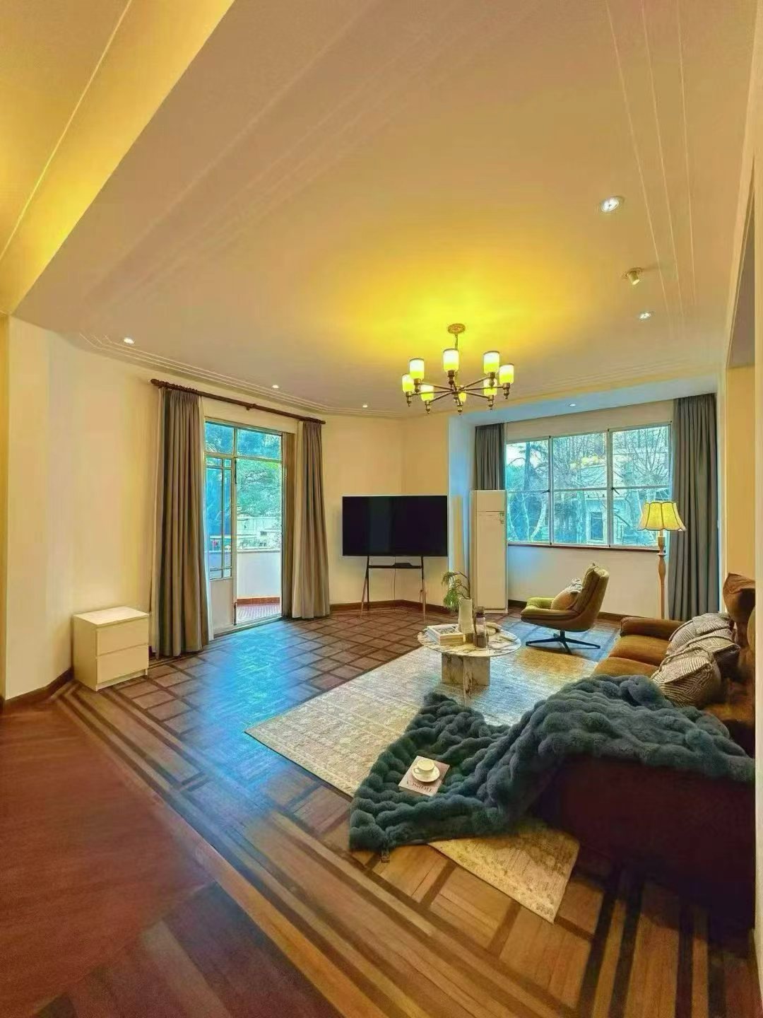 2-bed, 1-bath unit at Boissezon Apartment on West Fuxing Road. 145 sqm, outdoor balcony, heritage building (1931), near Shanghai Library Station. 28,600 RMB/month.