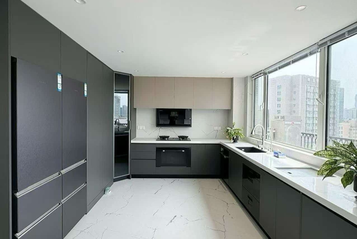 Rare 318 sqm top-floor duplex at Garland Service Apartment (新华嘉利阳光豪庭) in Changning. 4+1 beds, double-height living room, terrace, central AC, floor heating, fresh air. 65,000 RMB/month.