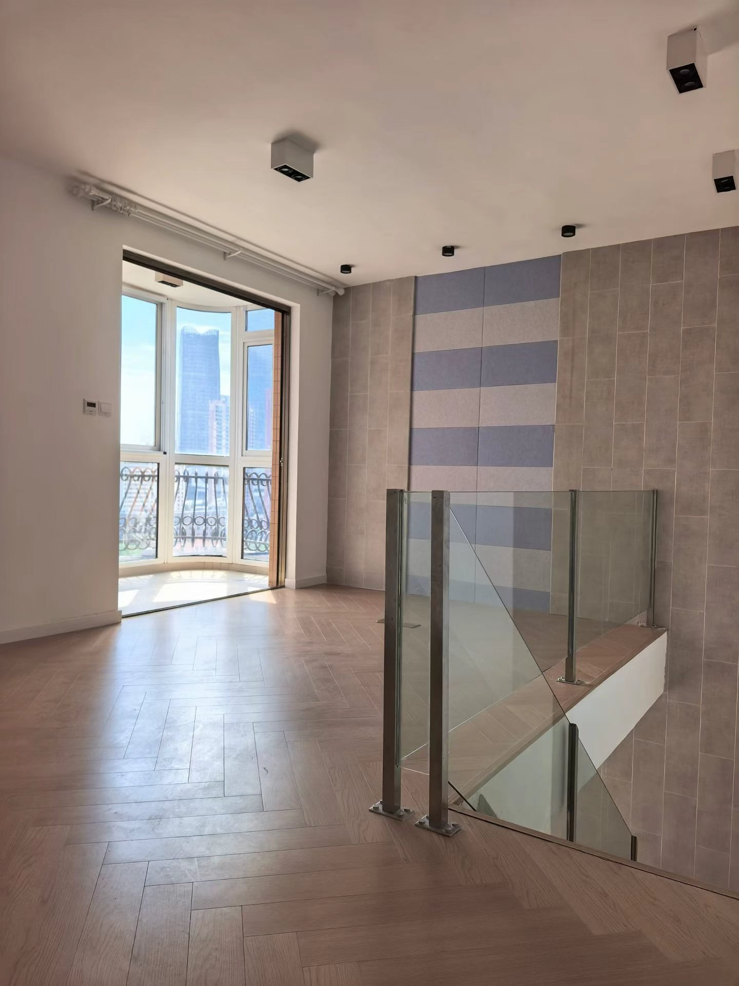 haisi-tower-huashan-road-3-bed-2-bath-terrace-heating-shanghai-rentals (2) 2-bed + study unit at Haisi Tower on Huashan Road. 180 sqm plus 100 sqm terrace, full south-facing, underfloor heating, oven, dishwasher, dryer, bathtub. 28,800 RMB/month.