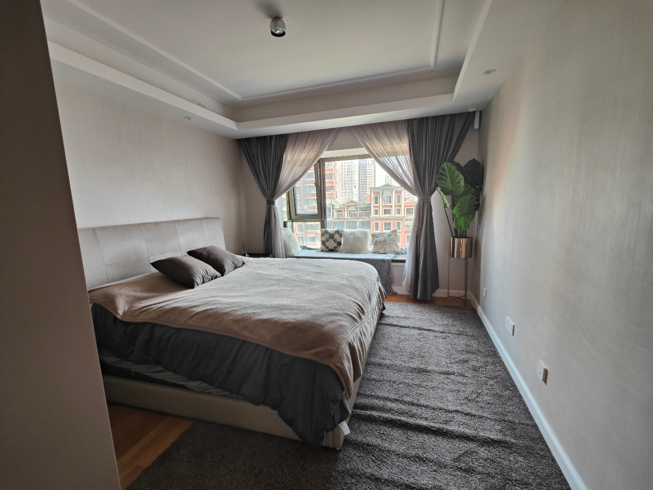 2-bed, 2-bath unit at The Palace Phase 2 in the Former French Concession. 142 sqm. Central location near Zhaojiabang Road Station. 40,000 RMB/month.
