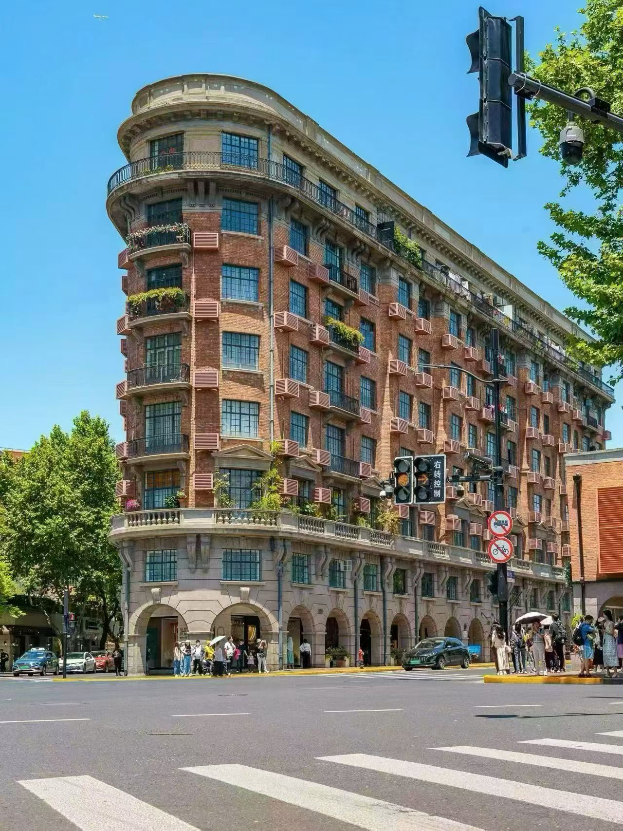 wukang-building-apartment-for-sale-2-bed-2-bath-shanghai-rentals (1) Rare 128 sqm apartment for sale in the Wukang Building, Shanghai. 2 beds, 2 baths, brand new luxury renovation, clear title. 23,000,000 RMB.