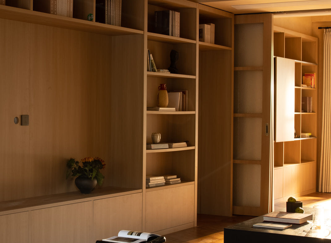 Rare 128 sqm apartment for sale in the Wukang Building, Shanghai. 2 beds, 2 baths, brand new luxury renovation, clear title. 23,000,000 RMB.
