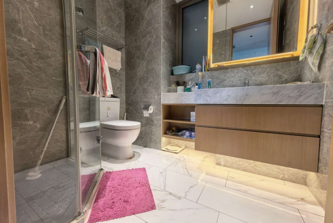 Fully furnished 3-bed, 2-bath apartment at Xinhu Qinglan International, Jing'an. 143 sqm, central AC, underfloor heating, dishwasher, smart toilet, bathtub. Available Dec 1. 23,000 RMB/month.