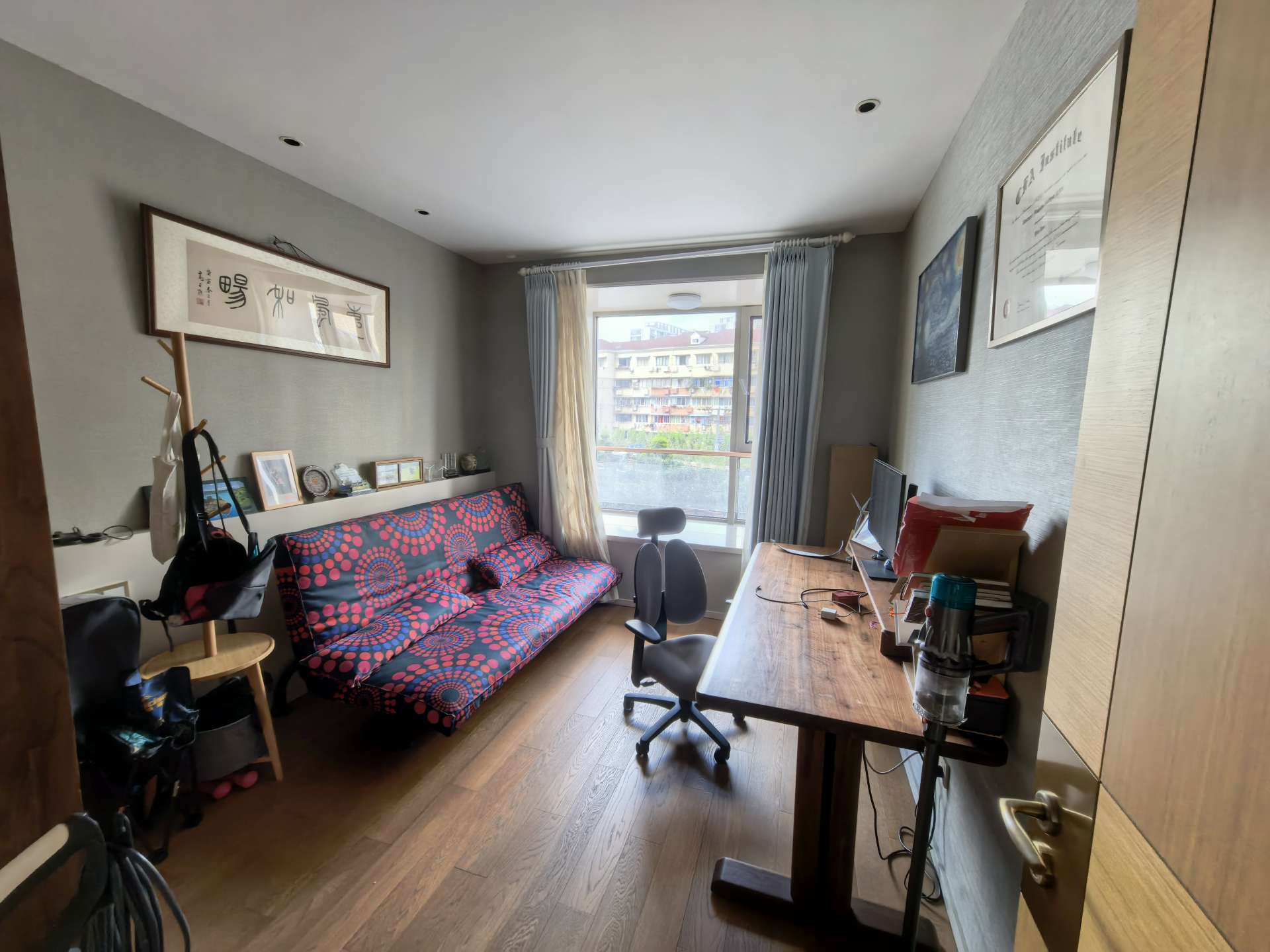 _cuva Fully furnished 3-bed, 2-bath apartment at Xinhu Qinglan International, Jing'an. 143 sqm, central AC, underfloor heating, dishwasher, smart toilet, bathtub. Available Dec 1. 23,000 RMB/month.