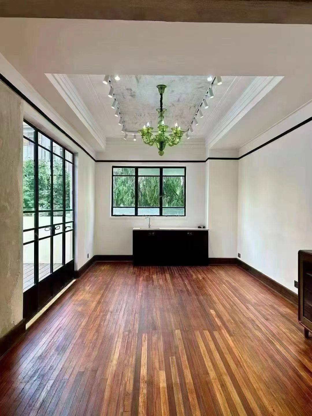 xinle-road-lane-house-2-bed-1-bath-terrace-shanghai-rentals (2) Unique 170 sqm unit at Lane 180, Xinle Road. 2 large bedrooms, 200+ sqm exclusive outdoor space with double terraces. Ideal for residence or studio. 30,800 RMB/month.