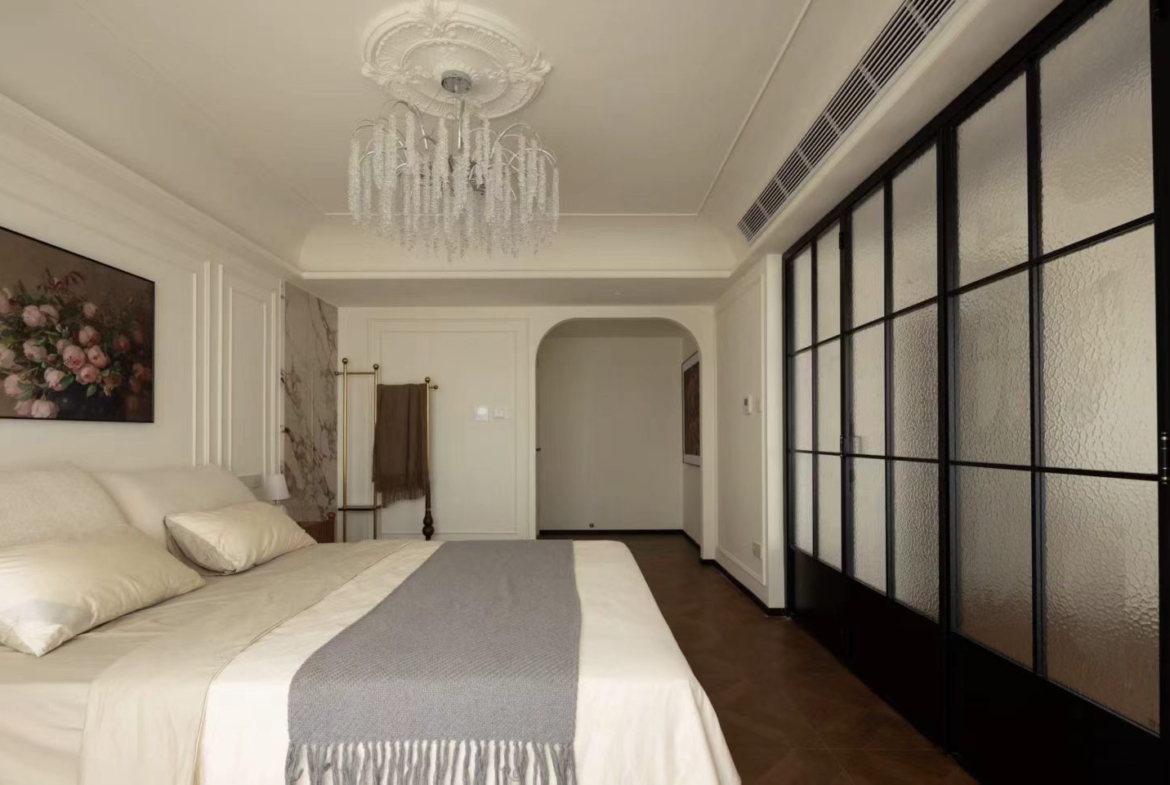 Rare top-floor triplex at Zhenyang Apartment, Jing'an. 450 sqm, 4 beds, 5 baths, 60 sqm terrace, city views, Daikin AC, Siemens appliances. 65,000 RMB/month.